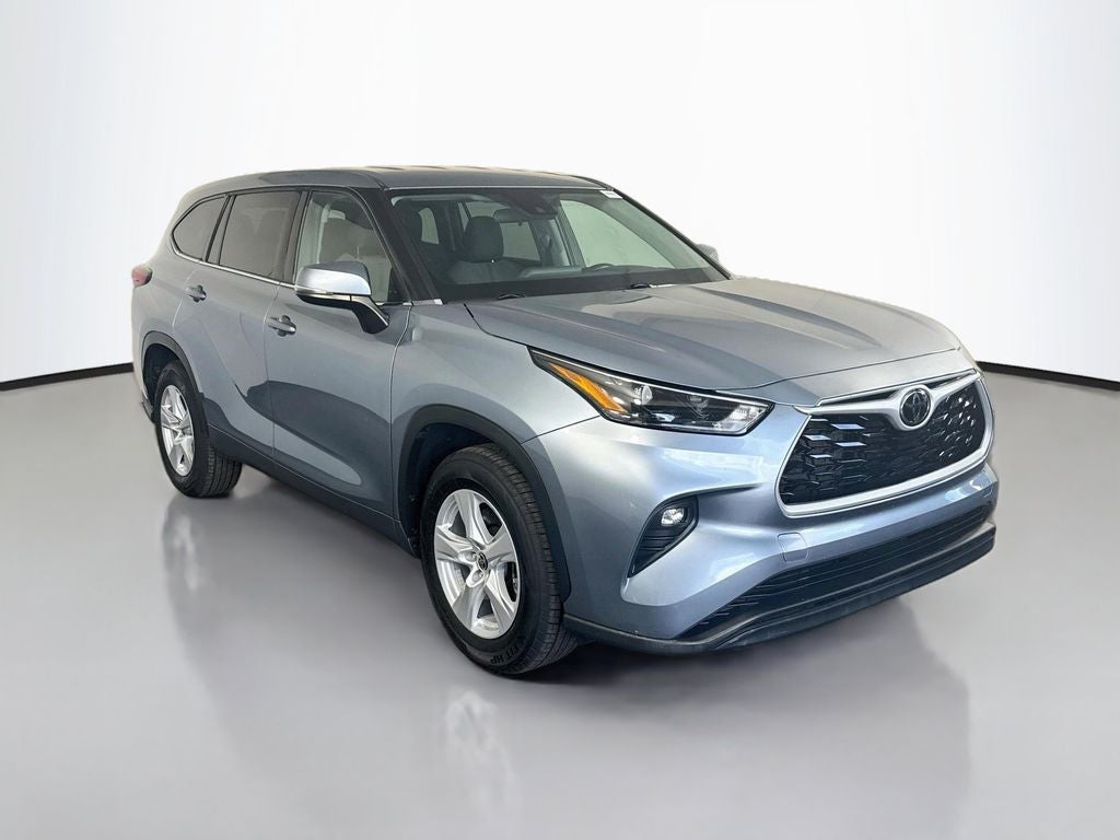 2022 Toyota Highlander LE