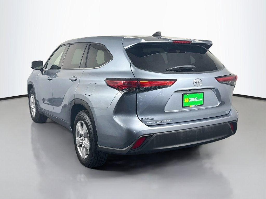 2022 Toyota Highlander LE