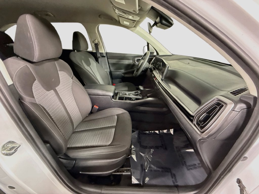2024 Kia Sorento LX