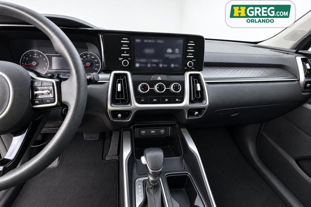 2022 Kia Sorento LX