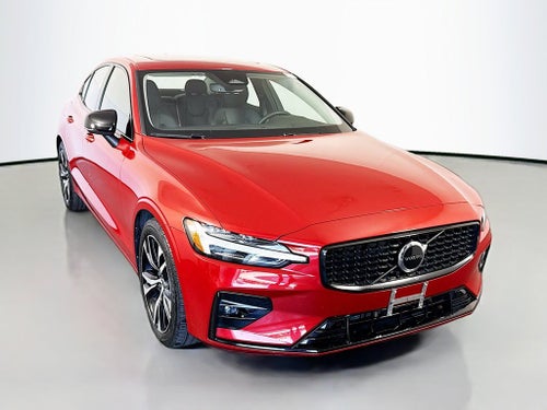 2023 Volvo S60 B5 Core Dark Theme