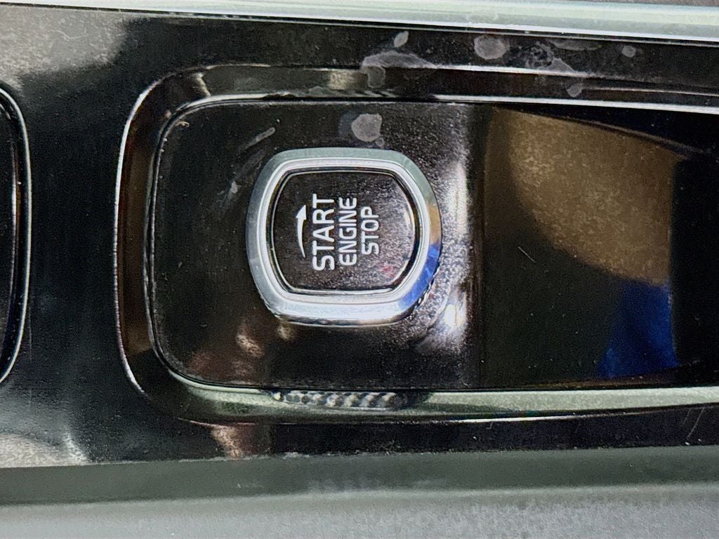 2023 Volvo S60 B5 Core Dark Theme