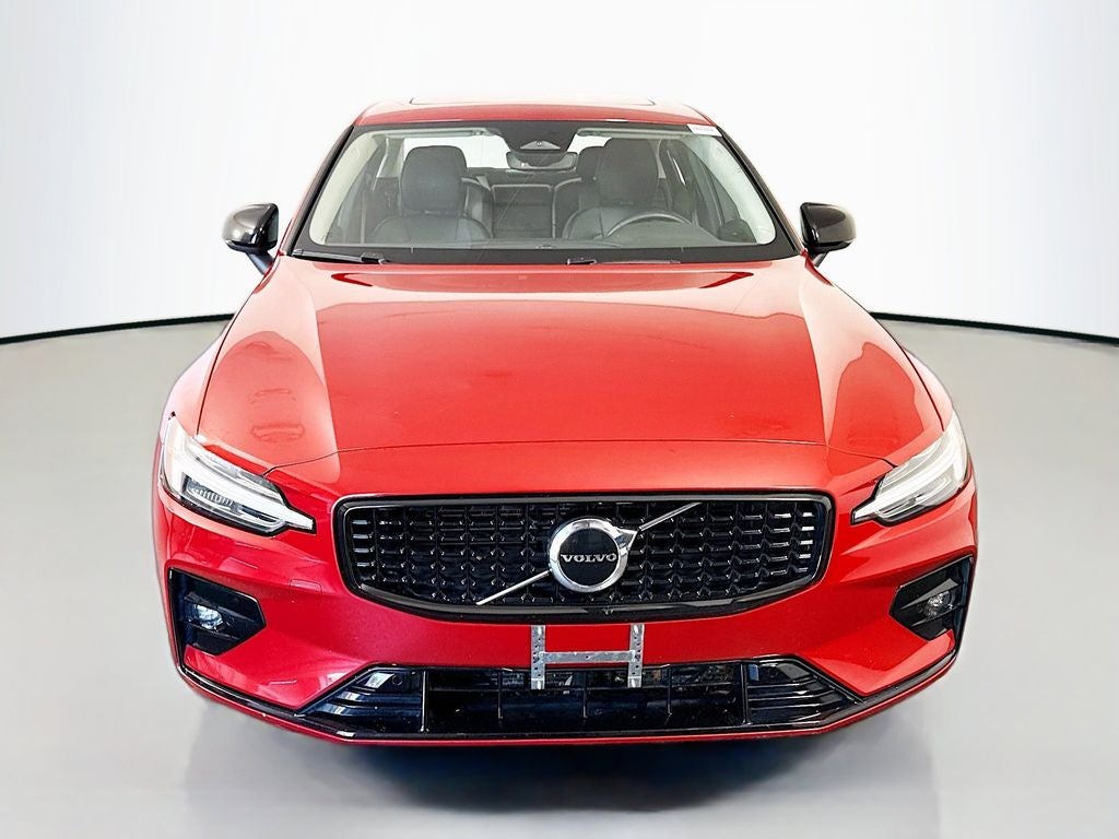 2023 Volvo S60 B5 Core Dark Theme