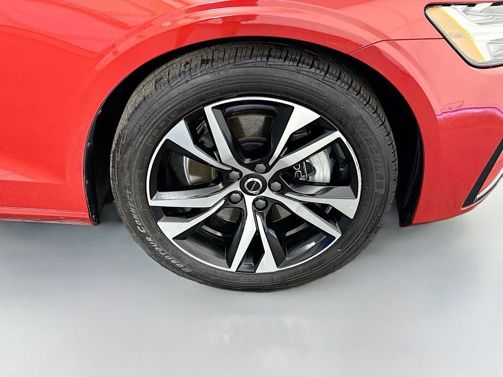 2023 Volvo S60 B5 Core Dark Theme