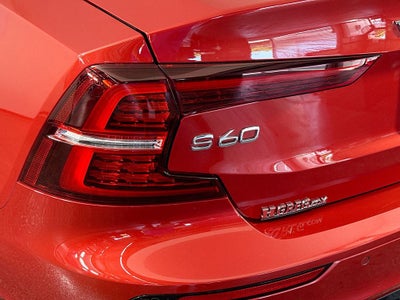 2023 Volvo S60 B5 Core Dark Theme