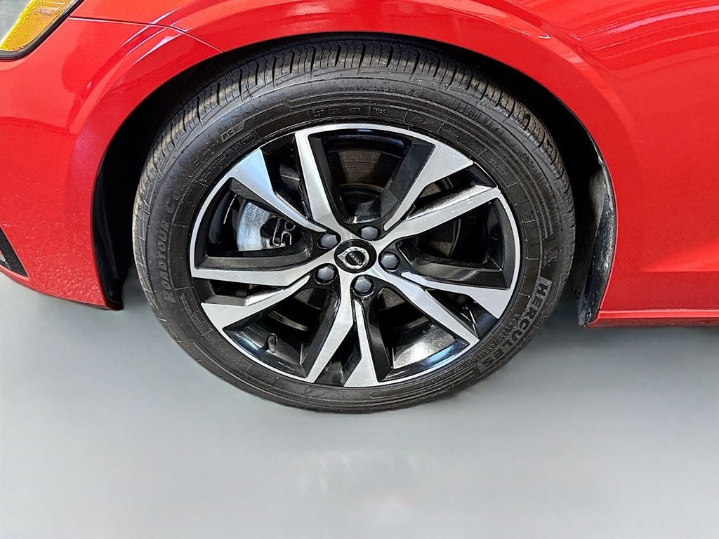 2023 Volvo S60 B5 Core Dark Theme