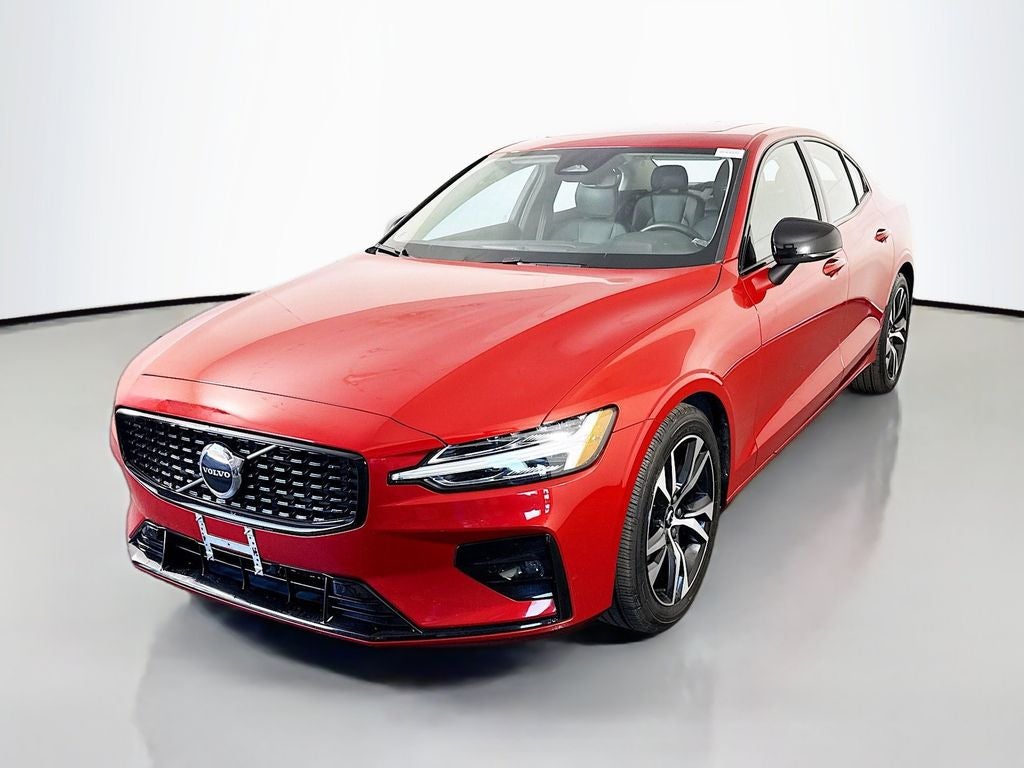 2023 Volvo S60 B5 Core Dark Theme
