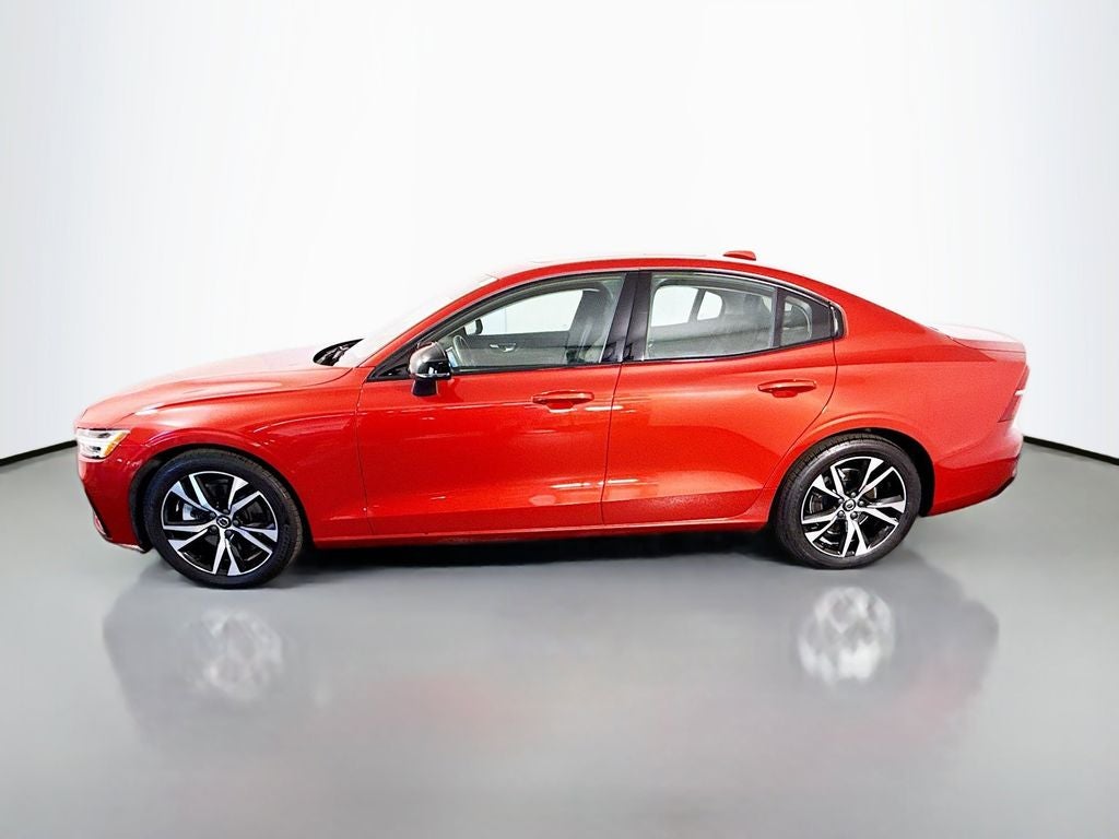 2023 Volvo S60 B5 Core Dark Theme