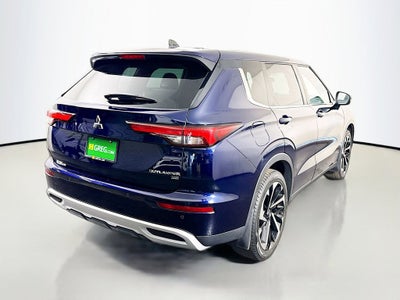 2022 Mitsubishi Outlander SE