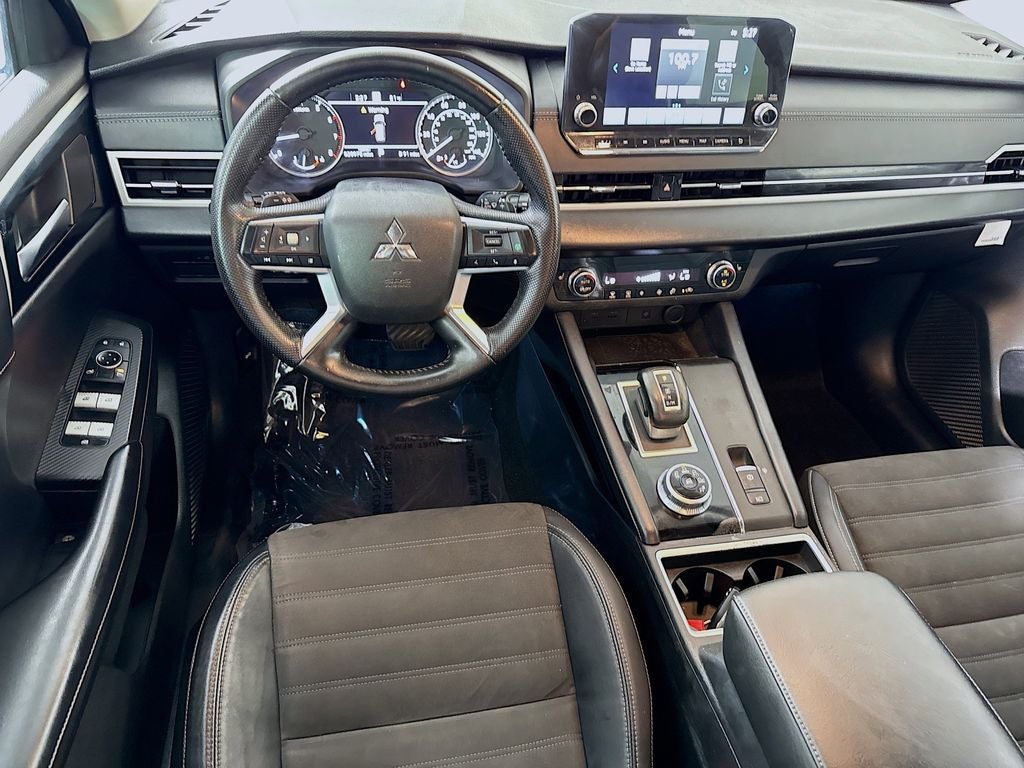 2022 Mitsubishi Outlander SE