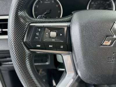 2025 Mitsubishi Outlander ES
