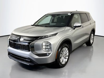 2025 Mitsubishi Outlander ES