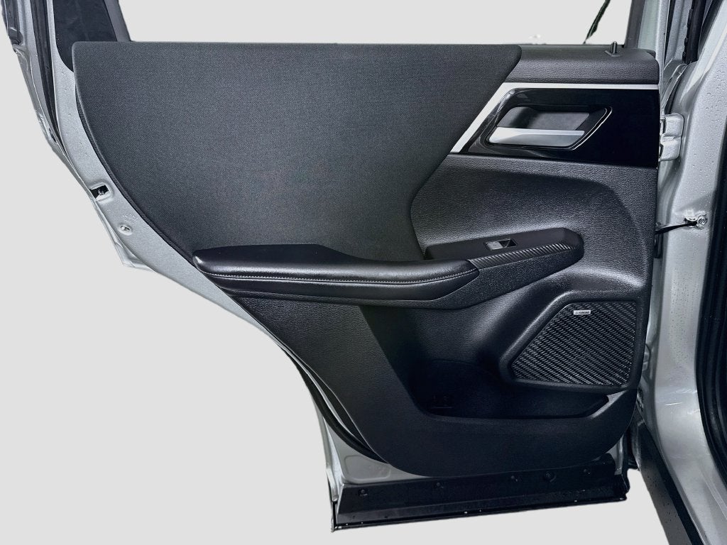 2025 Mitsubishi Outlander ES