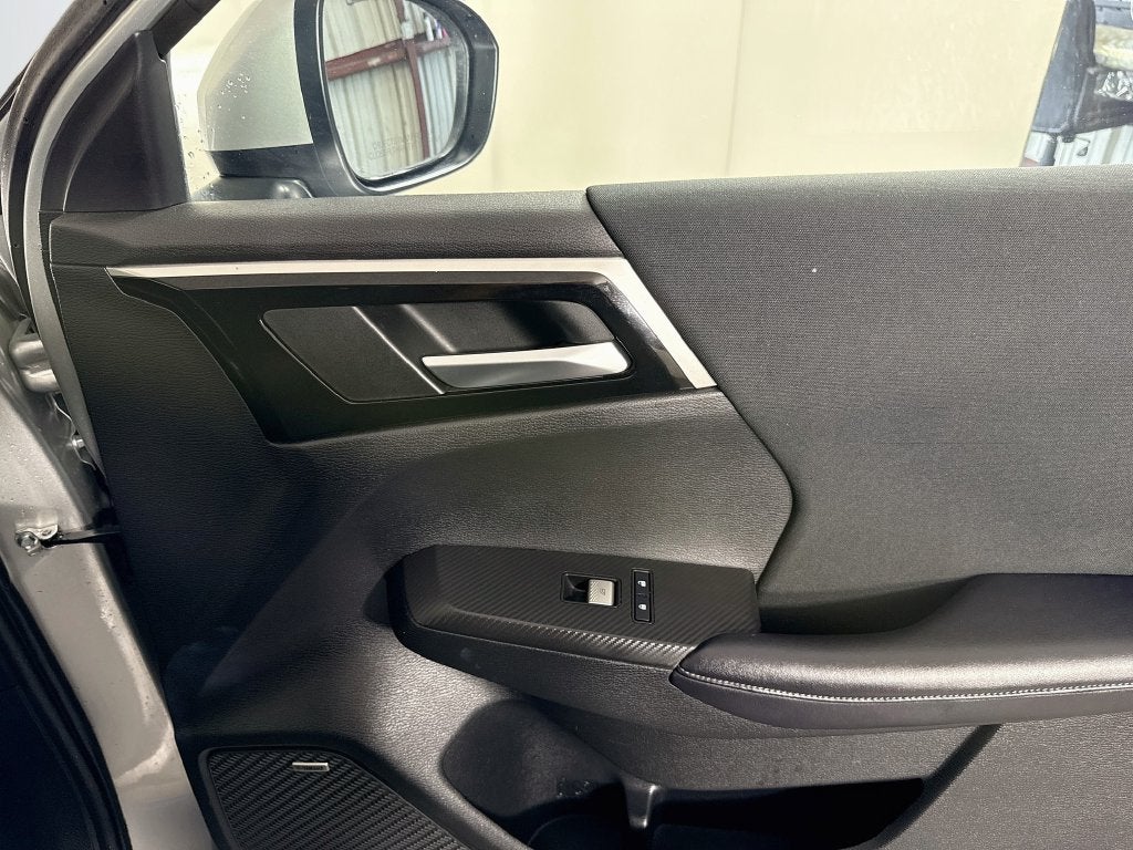 2025 Mitsubishi Outlander ES