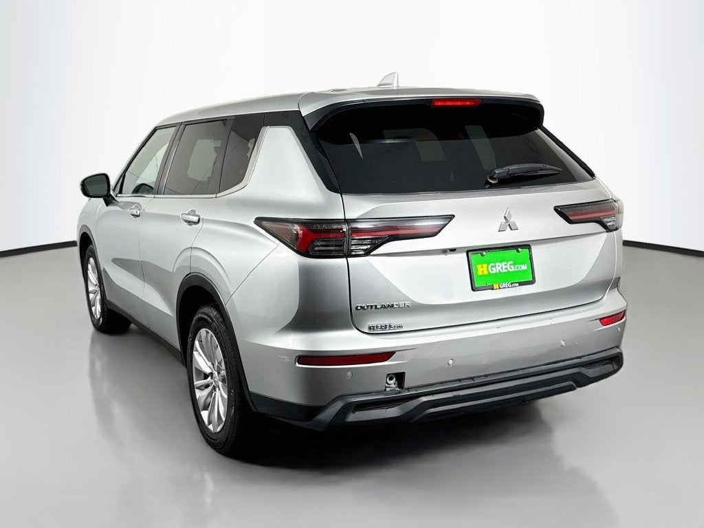 2025 Mitsubishi Outlander ES