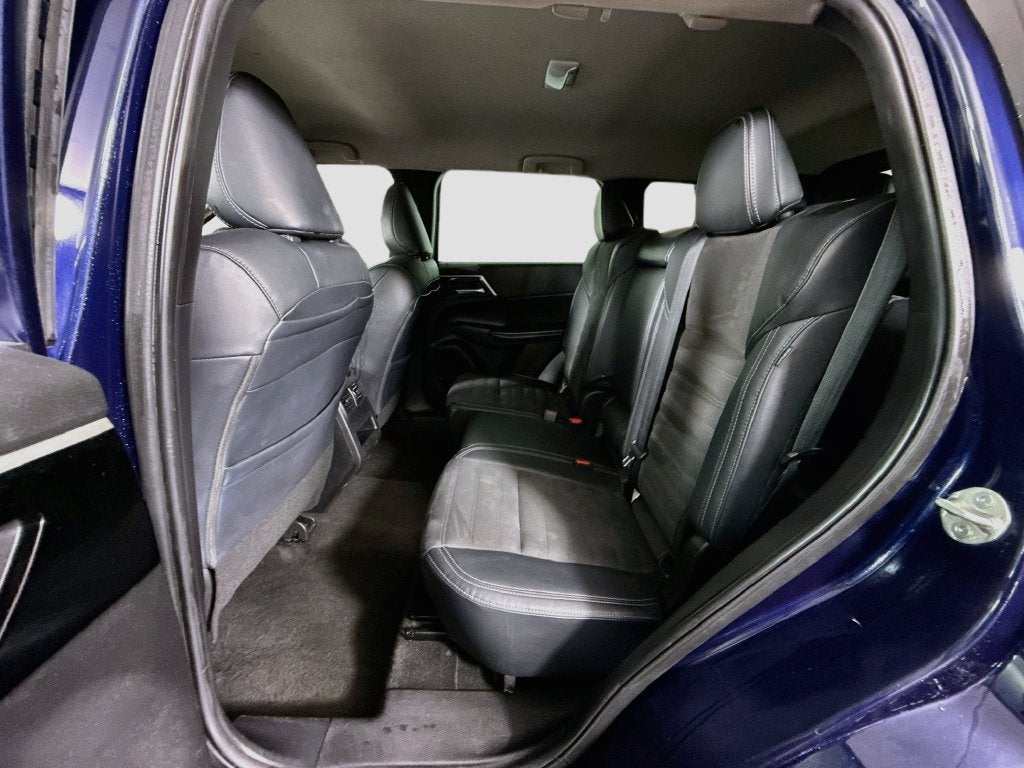 2023 Mitsubishi Outlander SE