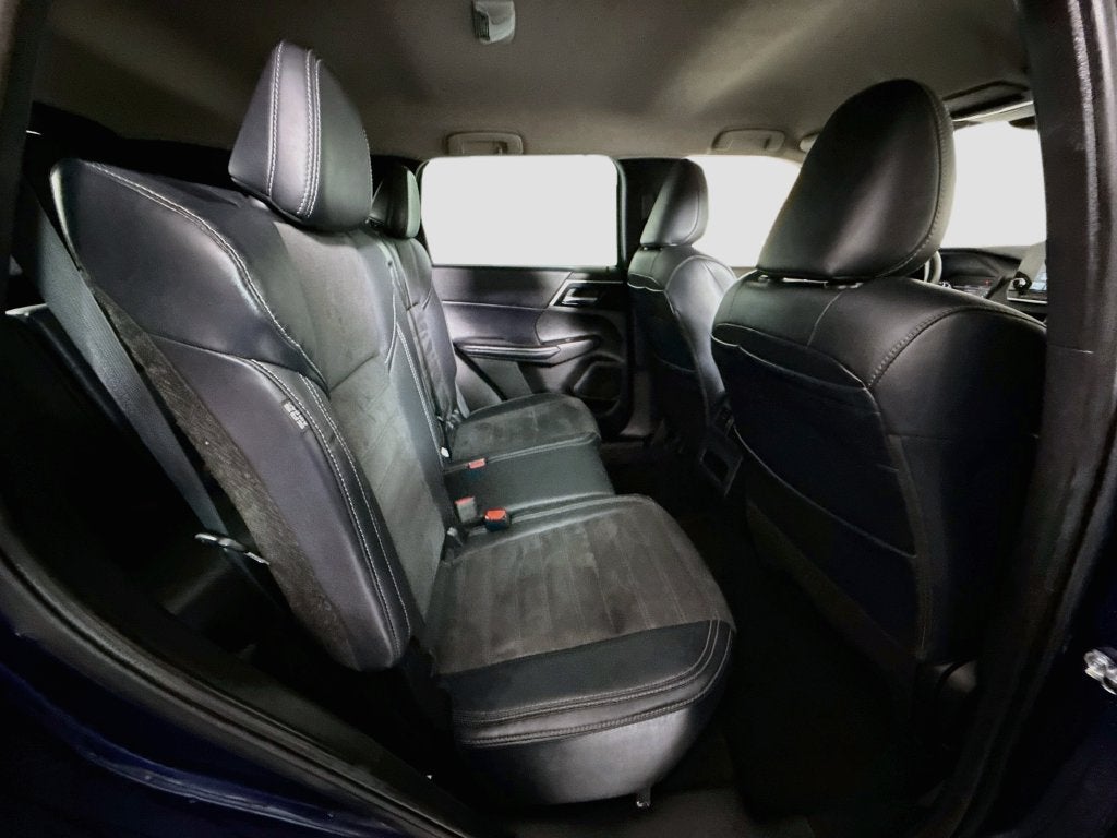2023 Mitsubishi Outlander SE