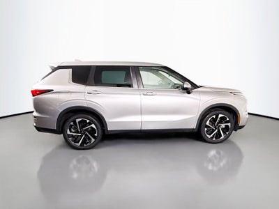 2023 Mitsubishi Outlander SE Black Edition