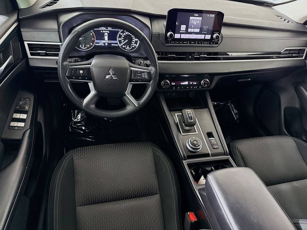 2022 Mitsubishi Outlander ES