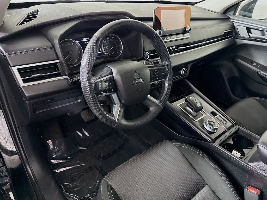 2022 Mitsubishi Outlander ES
