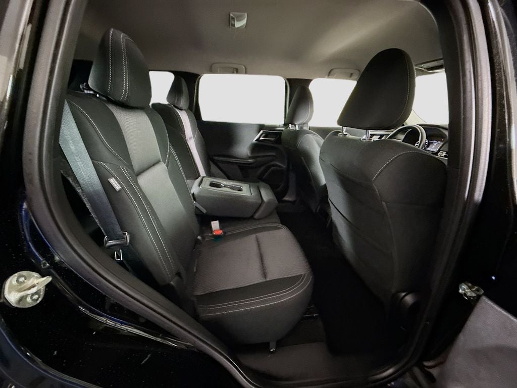 2022 Mitsubishi Outlander ES