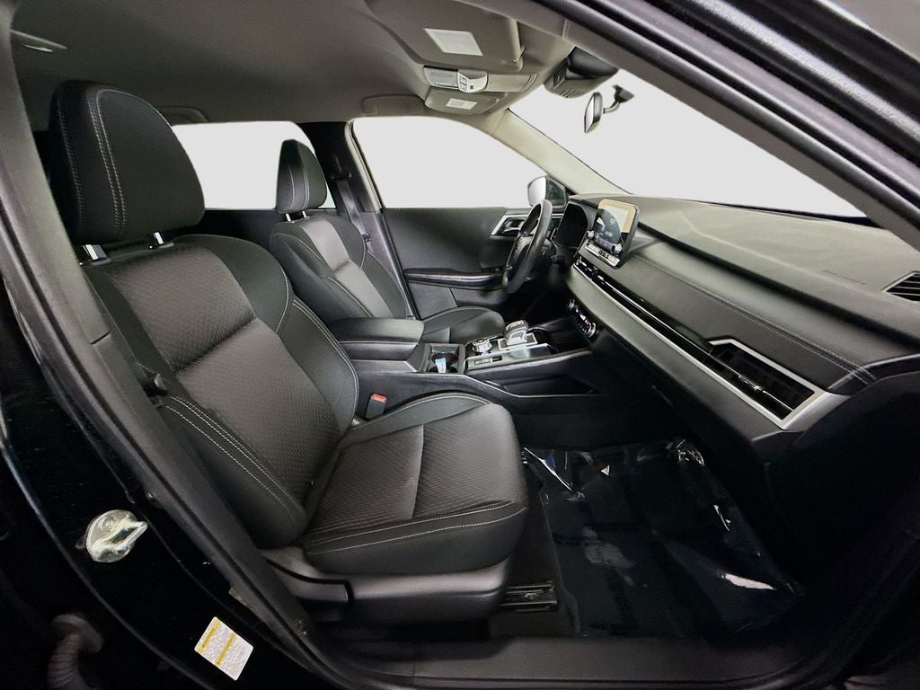 2022 Mitsubishi Outlander ES