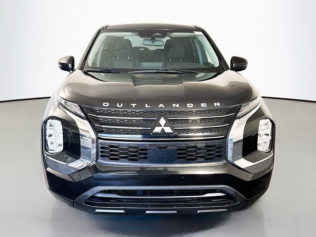 2022 Mitsubishi Outlander ES