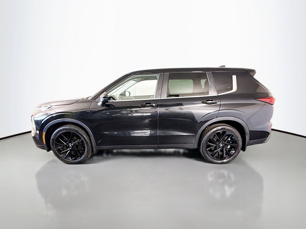 2022 Mitsubishi Outlander ES