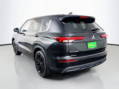 2022 Mitsubishi Outlander ES