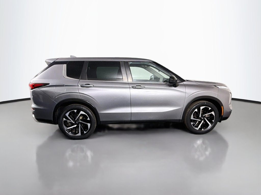 2022 Mitsubishi Outlander Black Edition