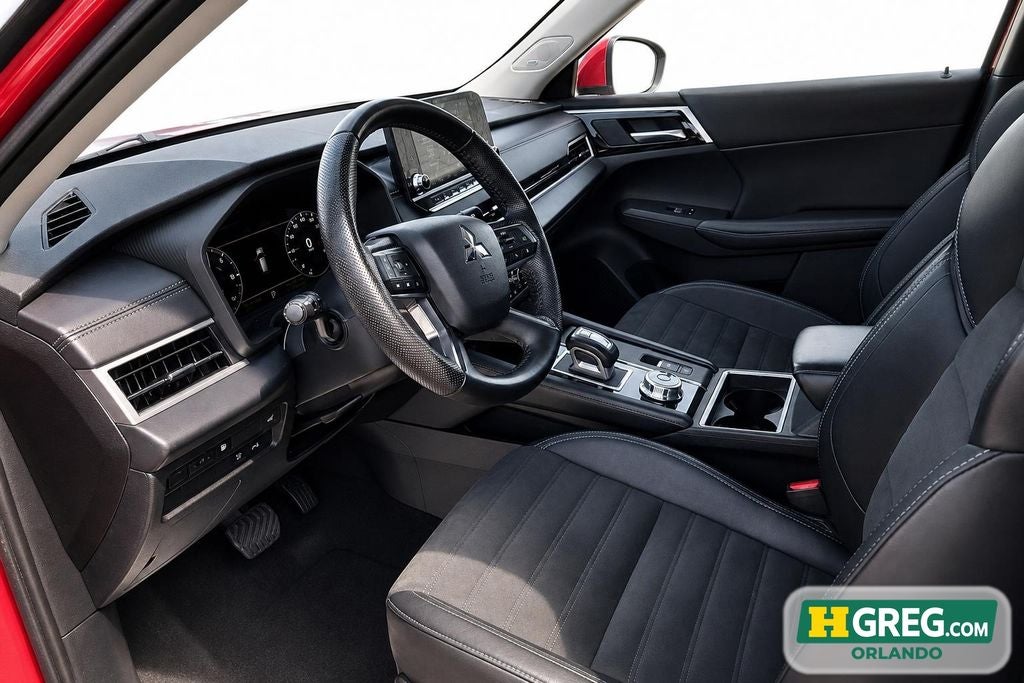 2023 Mitsubishi Outlander PHEV SE