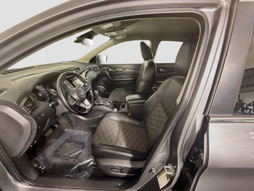 2022 Nissan Rogue Sport SV