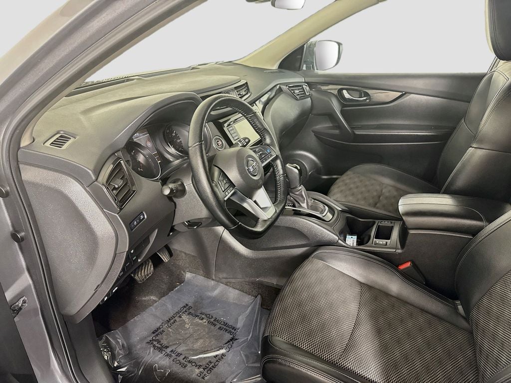 2022 Nissan Rogue Sport SV