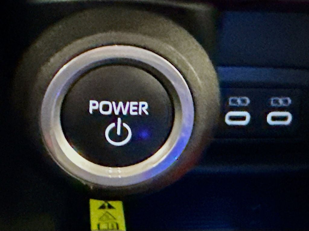 2024 Toyota Venza LE
