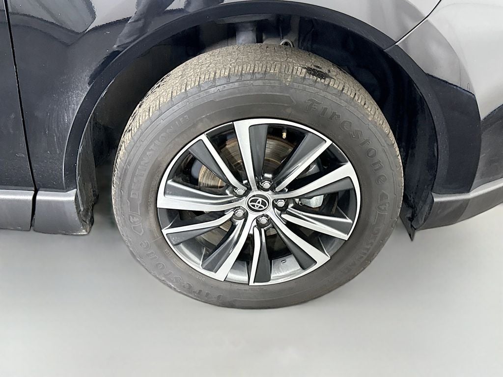 2024 Toyota Venza LE