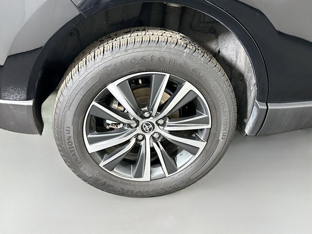 2024 Toyota Venza LE