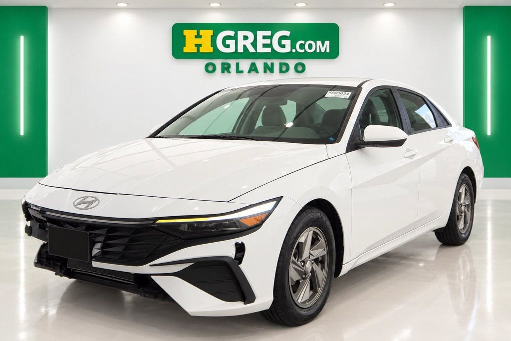2024 Hyundai Elantra SE