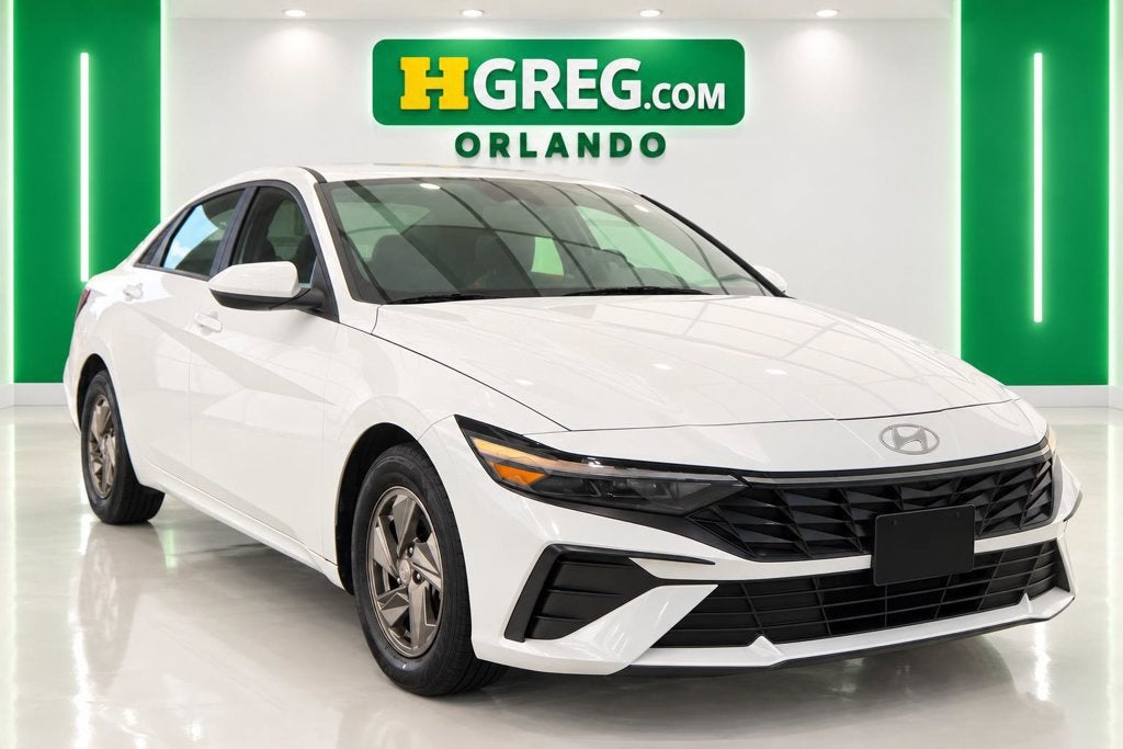 2024 Hyundai Elantra SE