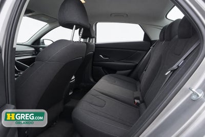2025 Hyundai Elantra SE