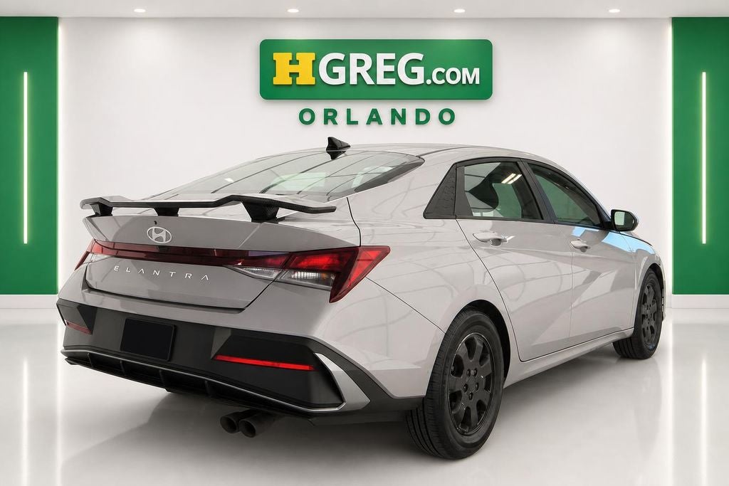 2025 Hyundai Elantra SE