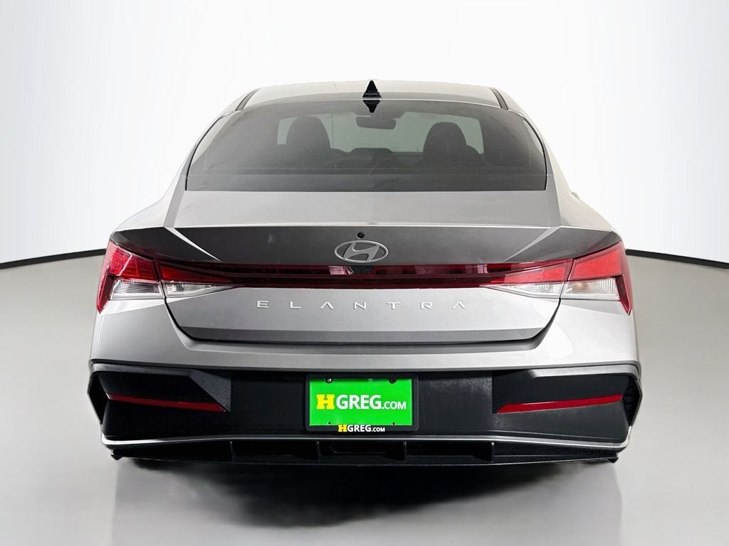 2024 Hyundai Elantra SE