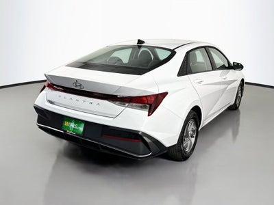 2025 Hyundai Elantra SE