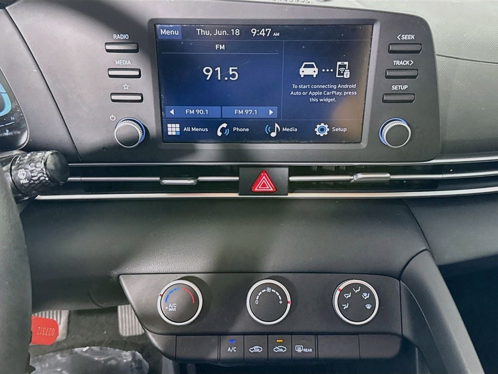 2025 Hyundai Elantra SE