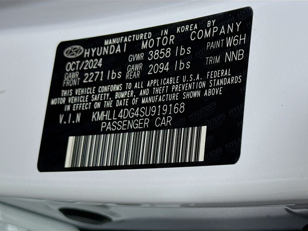 2025 Hyundai Elantra SE