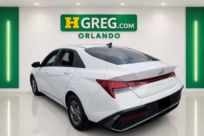 2024 Hyundai Elantra SE