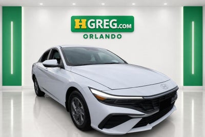 2024 Hyundai Elantra SE