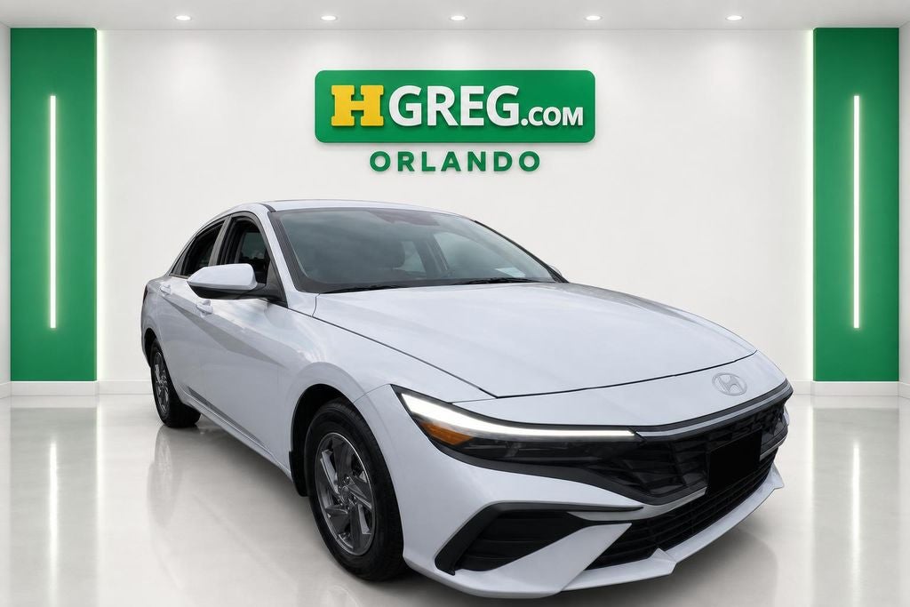 2024 Hyundai Elantra SE