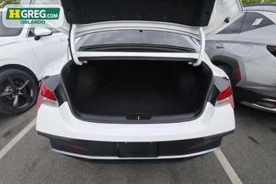 2024 Hyundai Elantra SE