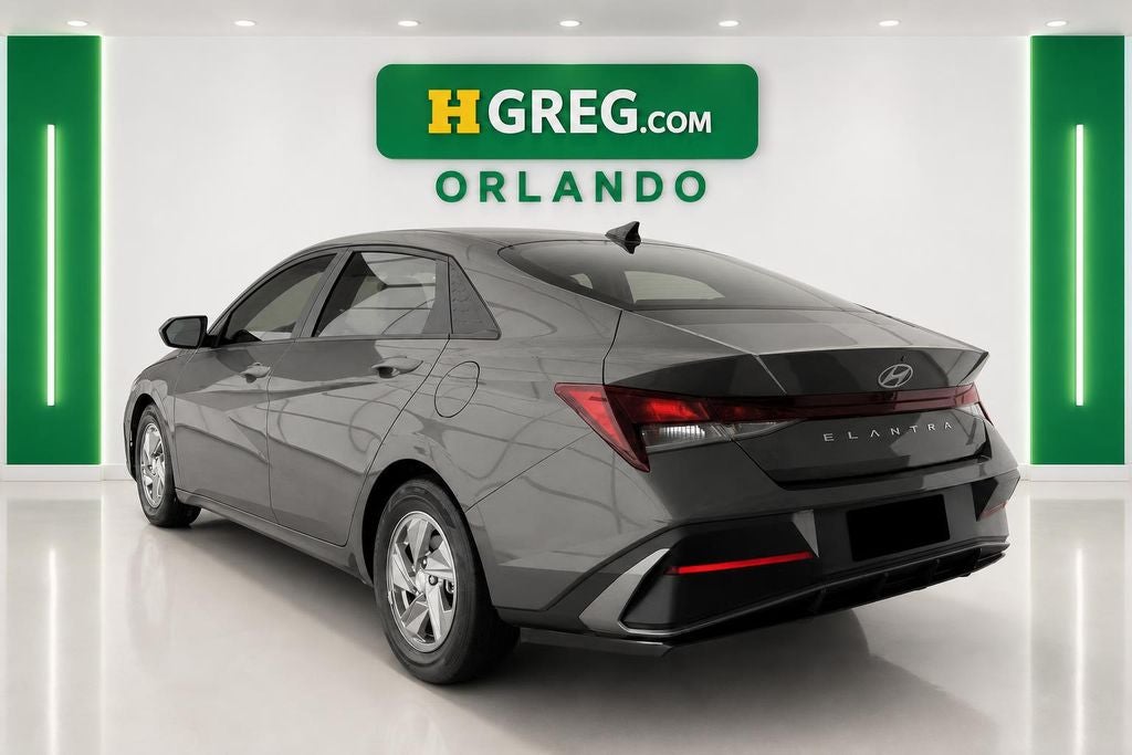2025 Hyundai Elantra SE