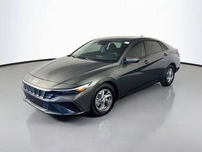 2025 Hyundai Elantra SE